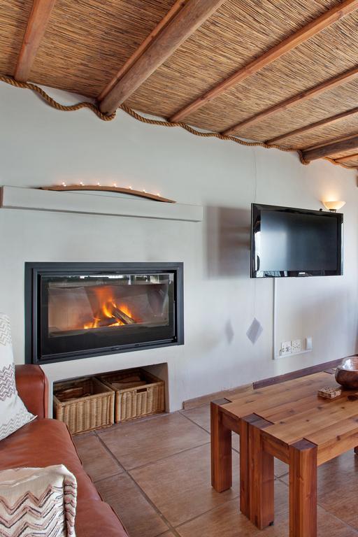 Whale Huys Luxury Oceanfront Eco Villa Gansbaai Buitenkant foto