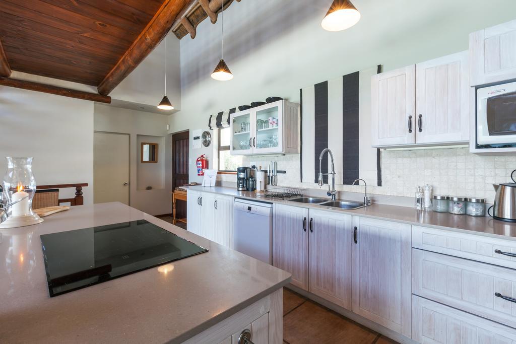 Whale Huys Luxury Oceanfront Eco Villa Gansbaai Buitenkant foto