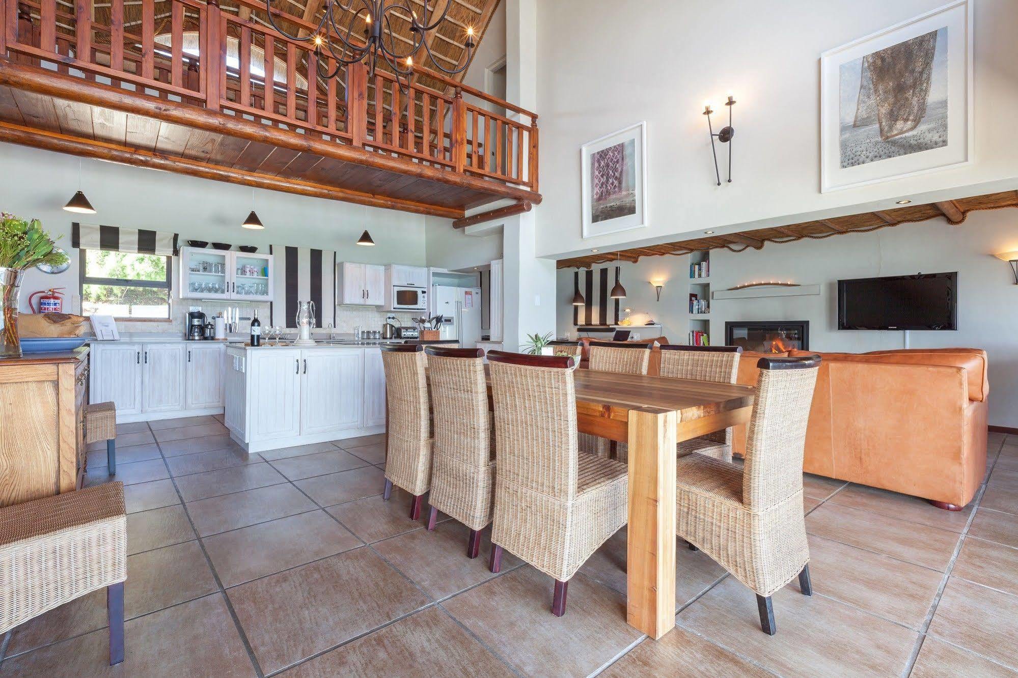 Whale Huys Luxury Oceanfront Eco Villa Gansbaai Buitenkant foto