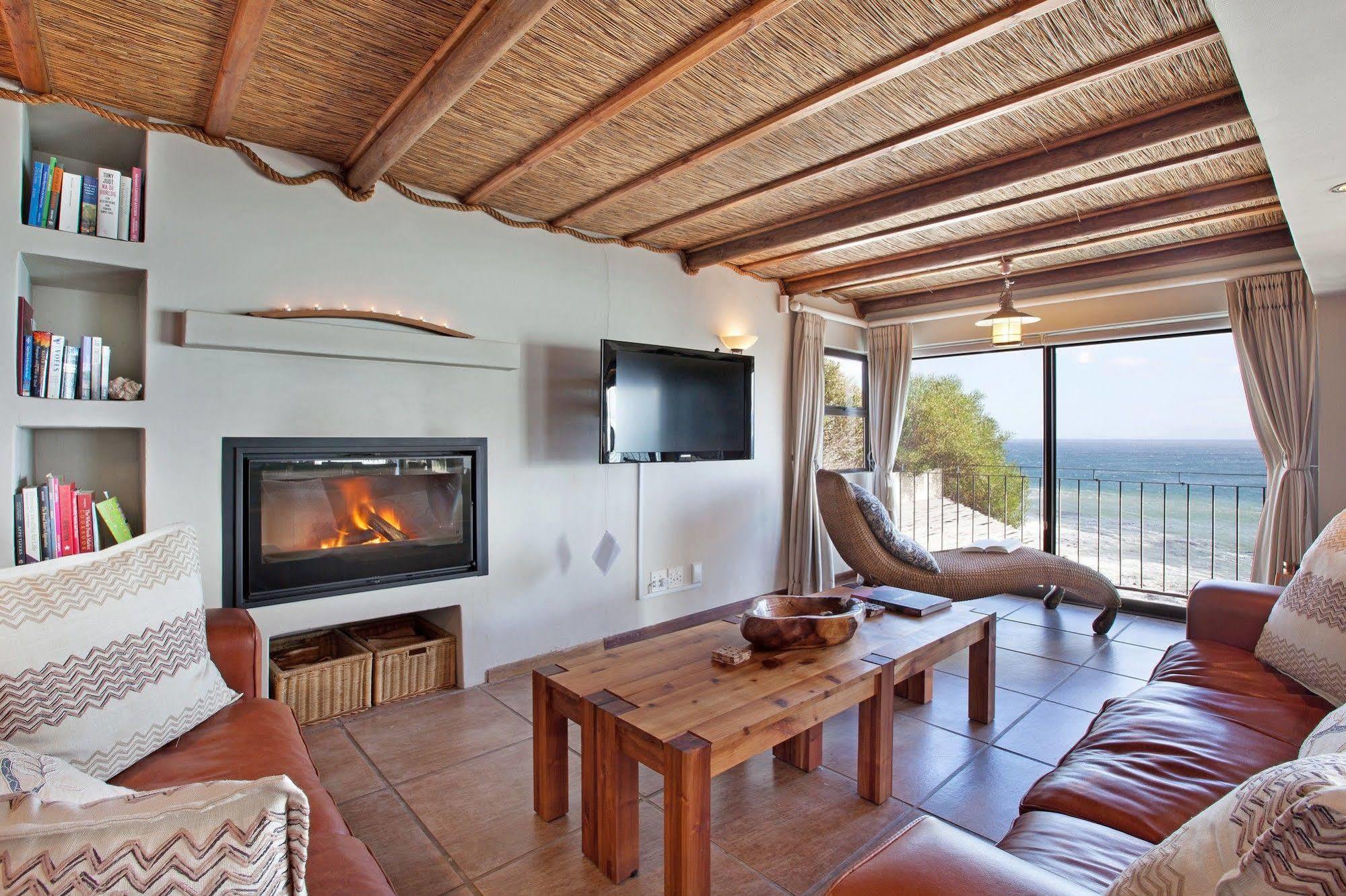 Whale Huys Luxury Oceanfront Eco Villa Gansbaai Buitenkant foto