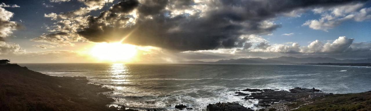 Whale Huys Luxury Oceanfront Eco Villa Gansbaai Buitenkant foto